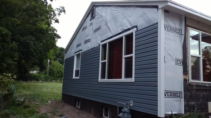 Siding vinyl before after putting